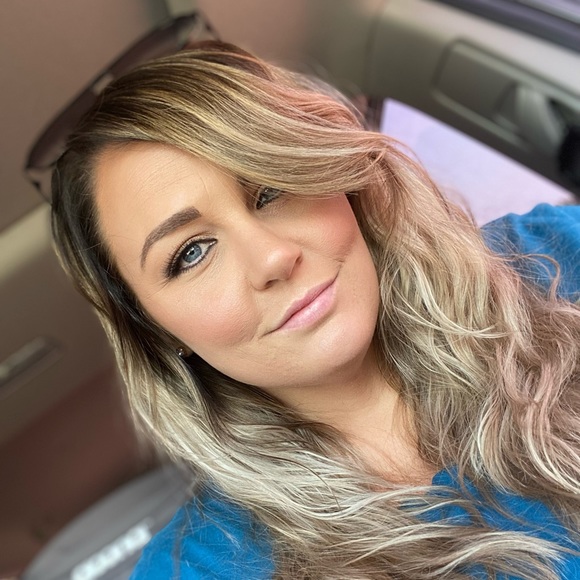 Meet your Posher, Jessica - Picture 2 of 2